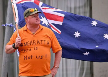 'Targeted' attack on much-loved MP leaves Australian town heartbroken 7 ‘Targeted’ attack on much-loved MP leaves Australian town heartbroken