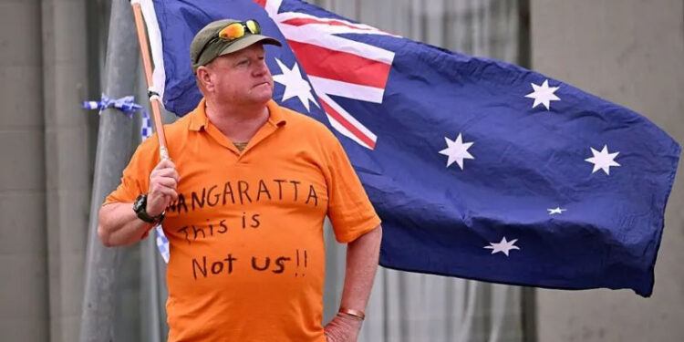 'Targeted' attack on much-loved MP leaves Australian town heartbroken 1 ‘Targeted’ attack on much-loved MP leaves Australian town heartbroken