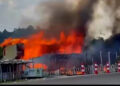 10 killed, including 6 of a family, in Bangladesh seaside resort fire