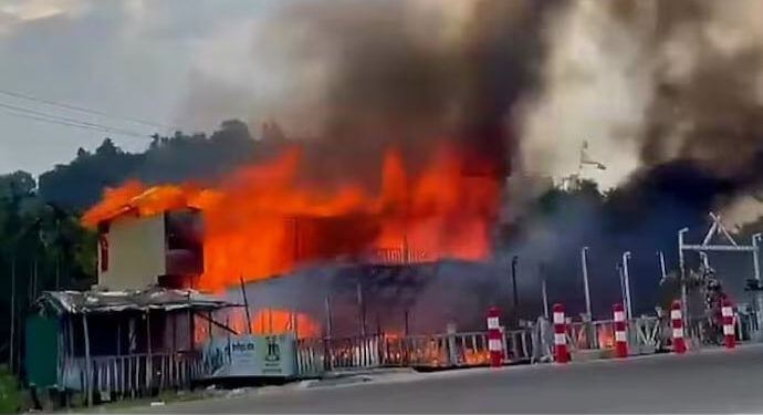 10 killed, including 6 of a family, in Bangladesh seaside resort fire 1 10 killed, including 6 of a family, in Bangladesh seaside resort fire