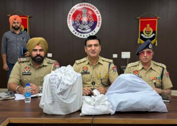 Pathankot Police Busts Cross-Border Drug Module, Seizes 7.8kg Heroin; Woman Among Two Held