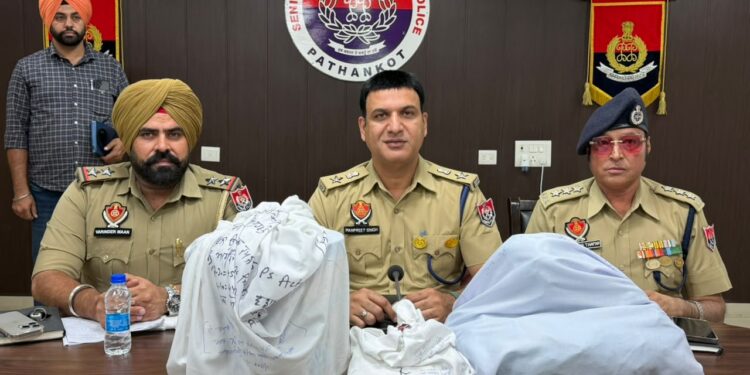 Pathankot Police Busts Cross-Border Drug Module, Seizes 7.8kg Heroin; Woman Among Two Held 1 Pathankot Police Busts Cross-Border Drug Module, Seizes 7.8kg Heroin; Woman Among Two Held
