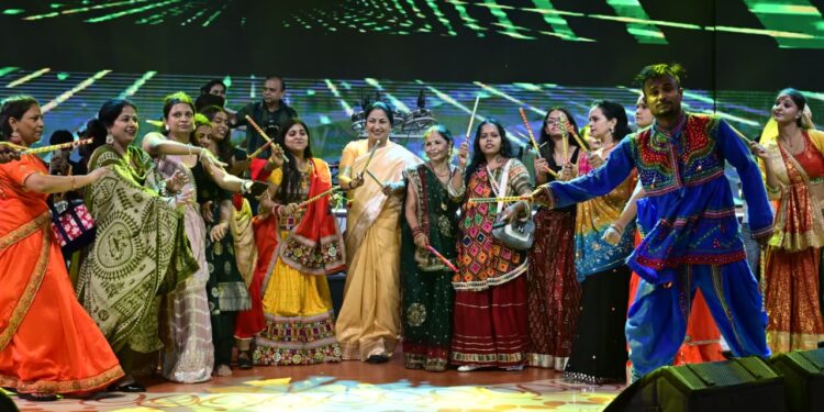 Delhi Hosts Special Navratri Dandiya Night to Honour Anganwadi, ASHA Workers 1 Delhi Hosts Special Navratri Dandiya Night to Honour Anganwadi, ASHA Workers