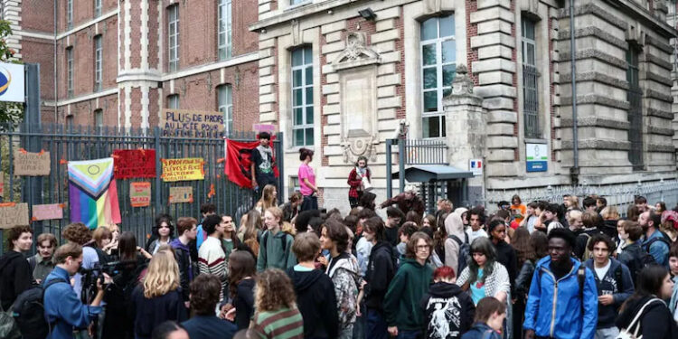 Nearly 500 Schools In France To Be Closed Monday Over Student Protests