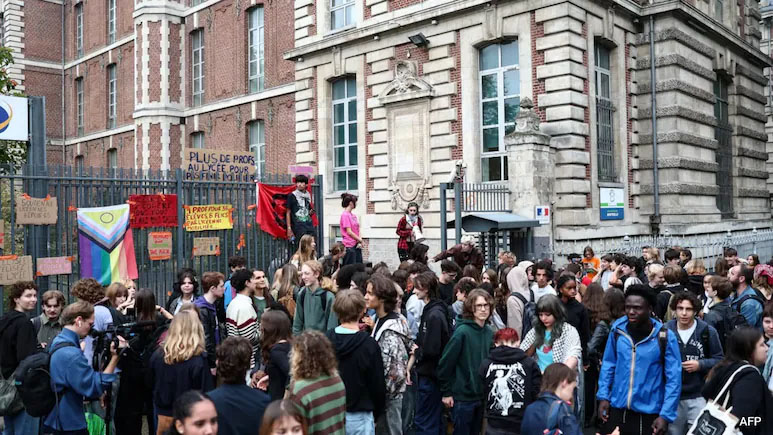 Nearly 500 Schools In France To Be Closed Monday Over Student Protests