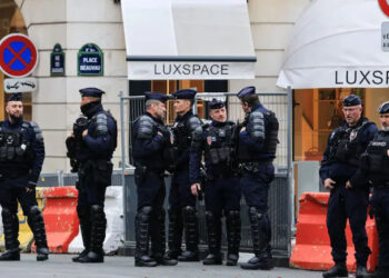Gunman Kills 1, Injures 4 In Town Outside Paris: Police