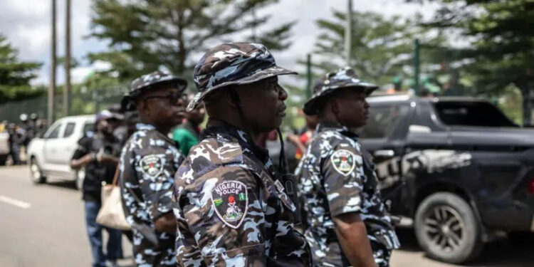 Gunmen kill at least 10 villagers and loot shops in northeast Nigeria 1 Gunmen kill at least 10 villagers and loot shops in northeast Nigeria
